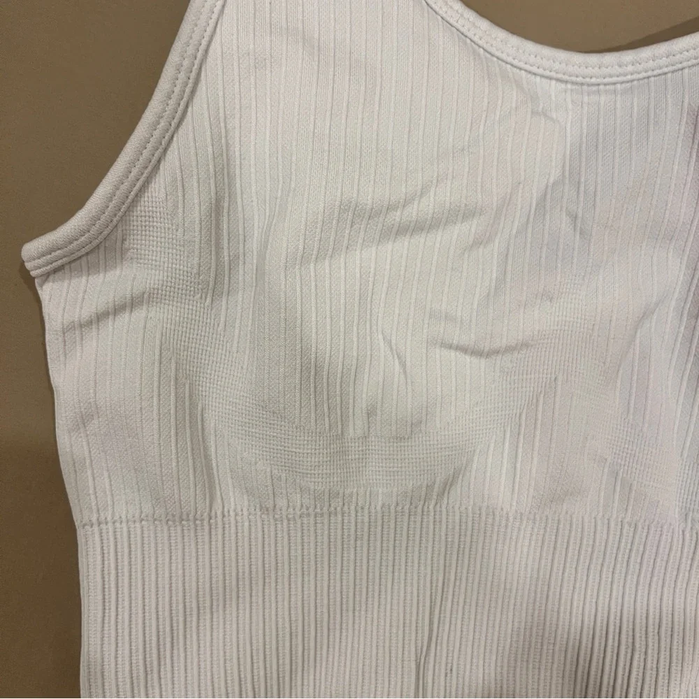 Velocity Ribbed White Top - Picture 2 of 4